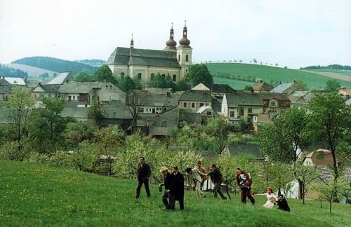 Záběr z filmu Všichni dobří rodáci - poskytla Asociace českých filmových klubů.